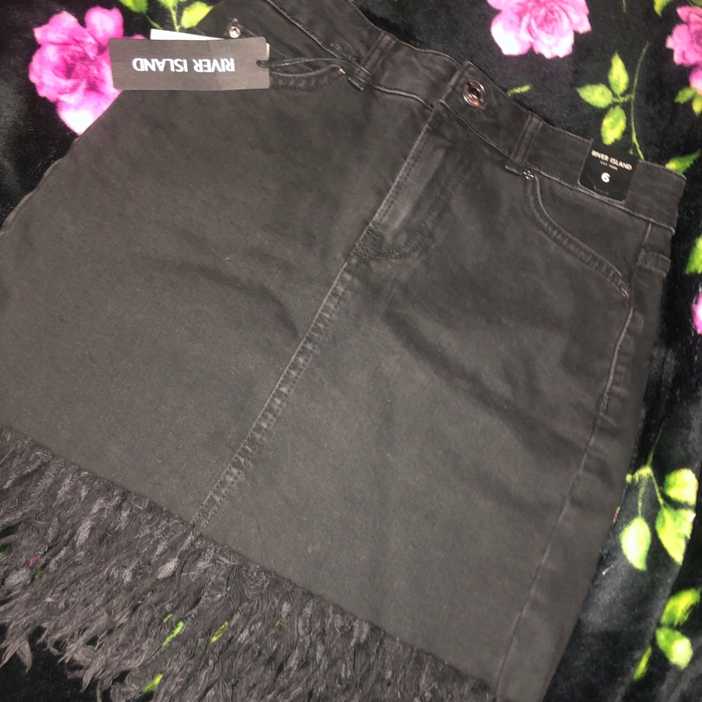 river island Black denim skirt Size 6.